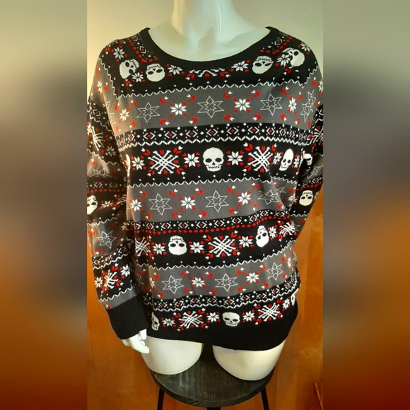 torrid Tops - Torrid Skull Christmas sweater new